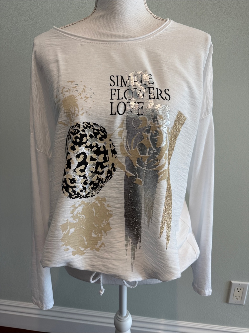 Women's White Long-Sleeve Graphic Top with Metallic Accents
